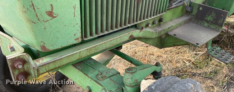 image for item IJ9692 John Deere loader