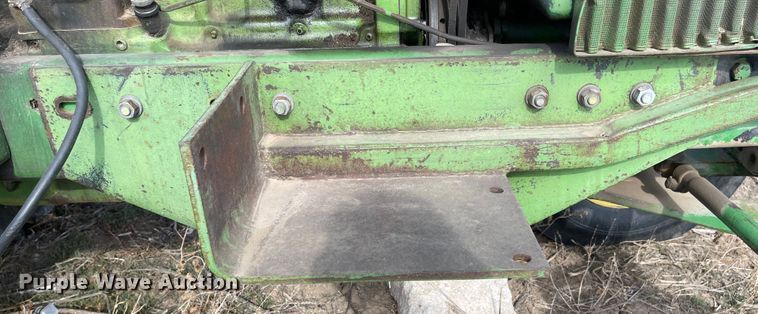 image for item IJ9692 John Deere loader