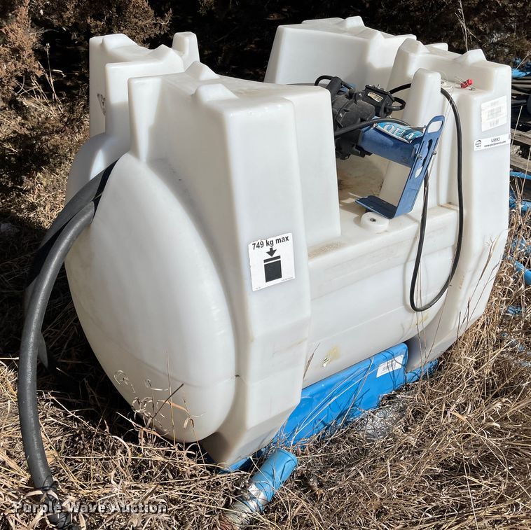 image for item IJ9693 Saddle tank