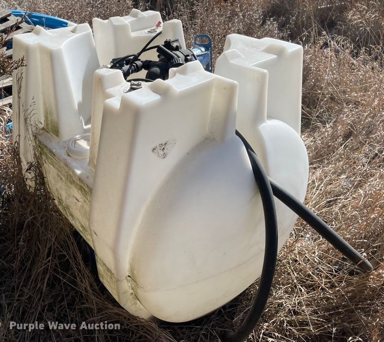 image for item IJ9693 Saddle tank