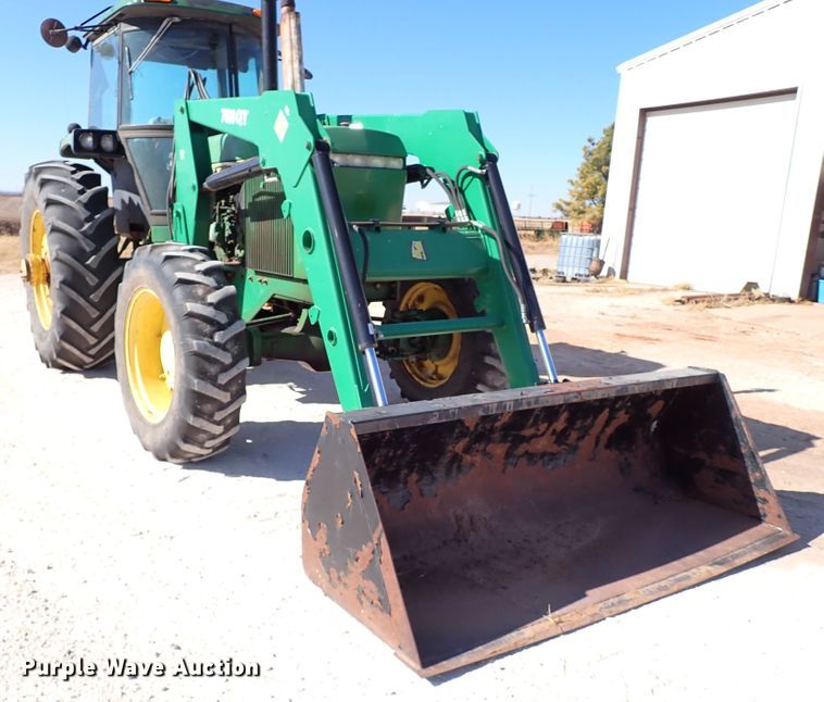 image for item IS9417 1988 John Deere 4450  MFWD tractor