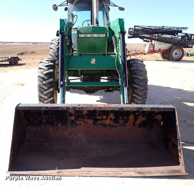 image for item IS9417 1988 John Deere 4450  MFWD tractor