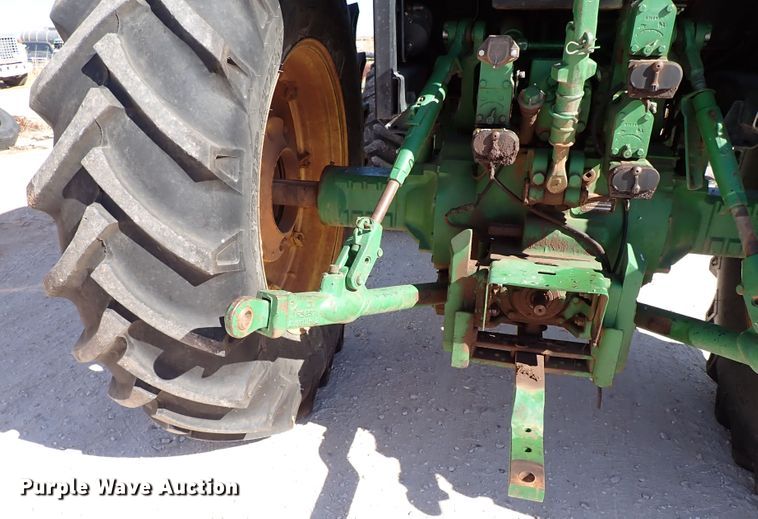 image for item IS9417 1988 John Deere 4450  MFWD tractor