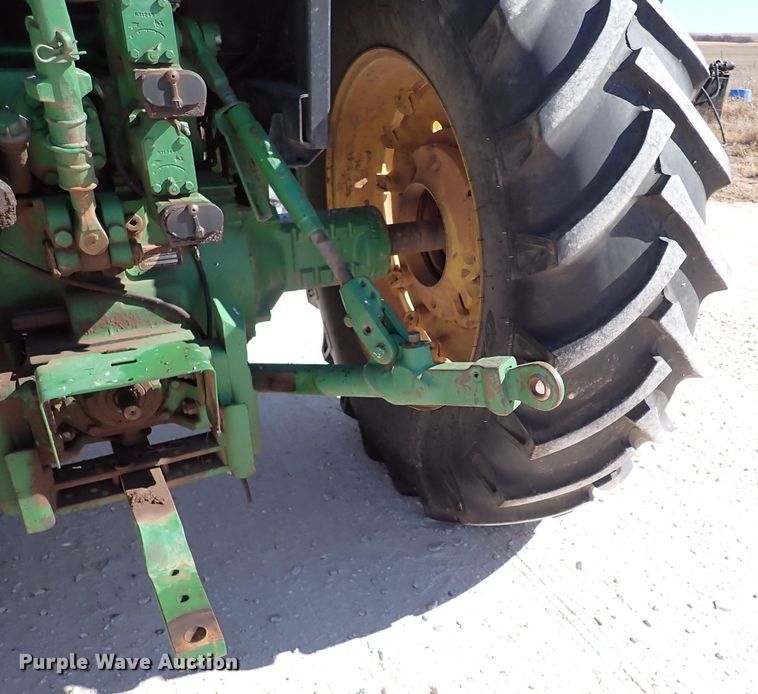 image for item IS9417 1988 John Deere 4450  MFWD tractor