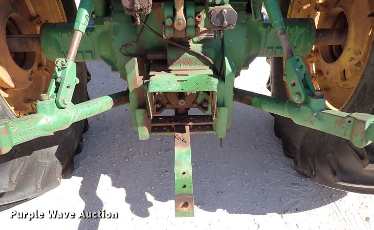image for item IS9417 1988 John Deere 4450  MFWD tractor