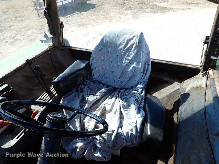 image for item IS9417 1988 John Deere 4450  MFWD tractor