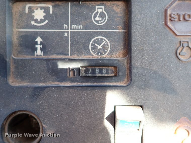 image for item IS9417 1988 John Deere 4450  MFWD tractor