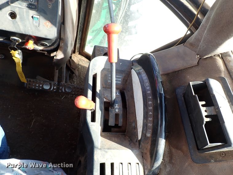 image for item IS9417 1988 John Deere 4450  MFWD tractor