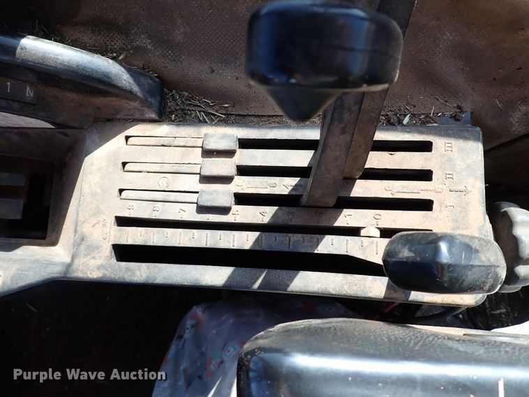 image for item IS9417 1988 John Deere 4450  MFWD tractor