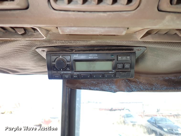 image for item IS9417 1988 John Deere 4450  MFWD tractor