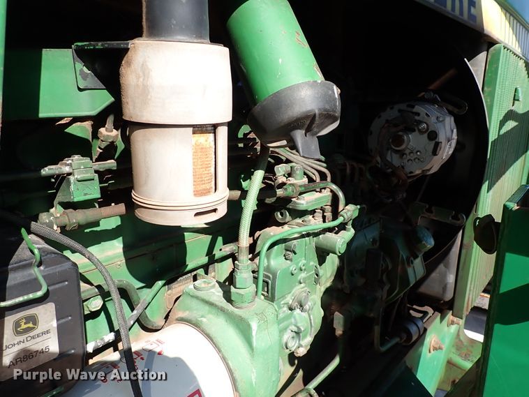 image for item IS9417 1988 John Deere 4450  MFWD tractor