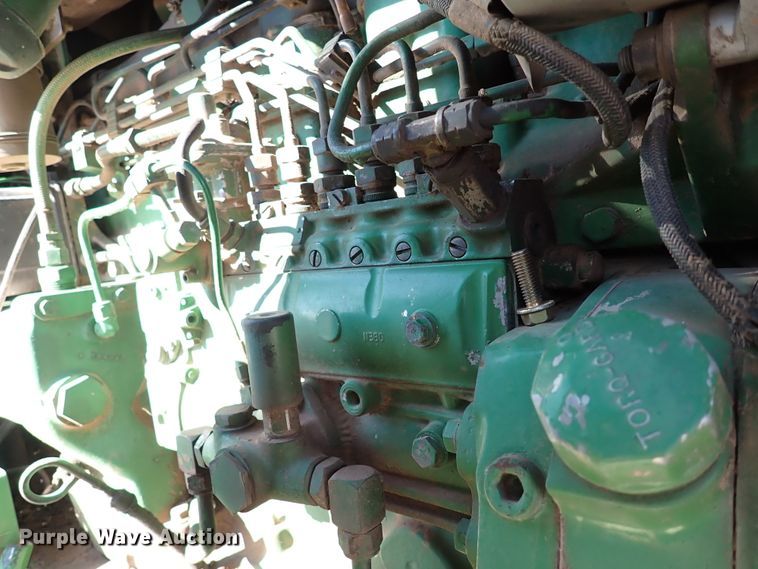 image for item IS9417 1988 John Deere 4450  MFWD tractor