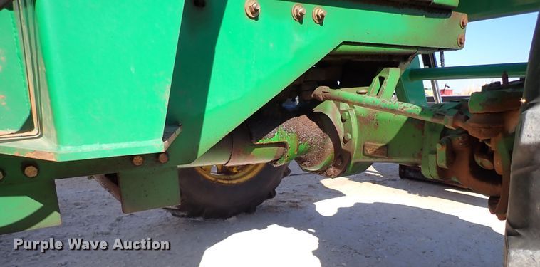 image for item IS9417 1988 John Deere 4450  MFWD tractor