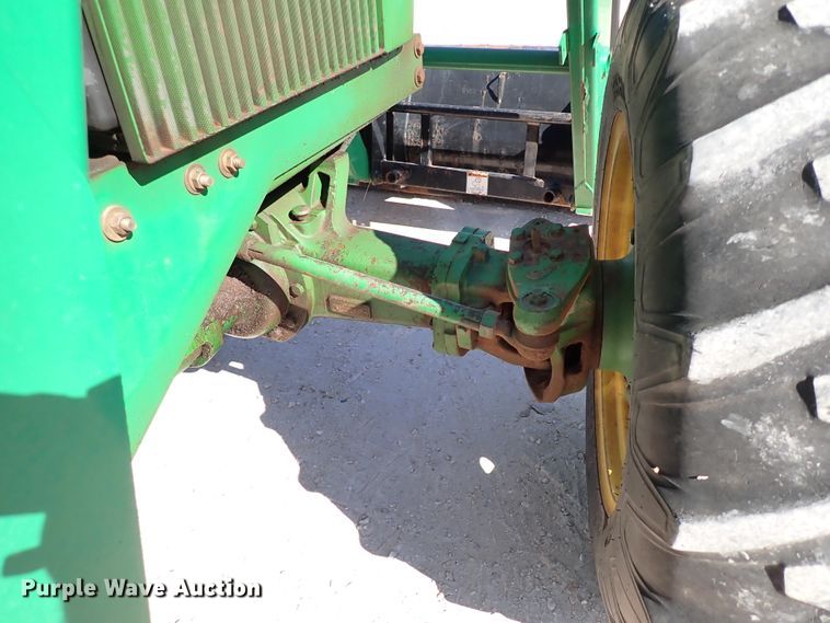 image for item IS9417 1988 John Deere 4450  MFWD tractor