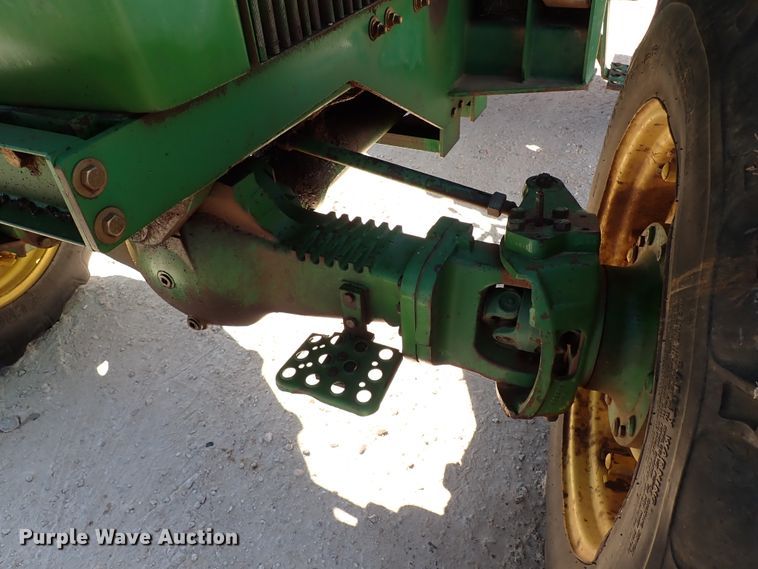 image for item IS9417 1988 John Deere 4450  MFWD tractor