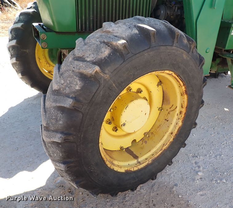 image for item IS9417 1988 John Deere 4450  MFWD tractor