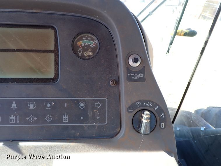 image for item IS9425 1994 Ford 9280  4WD tractor