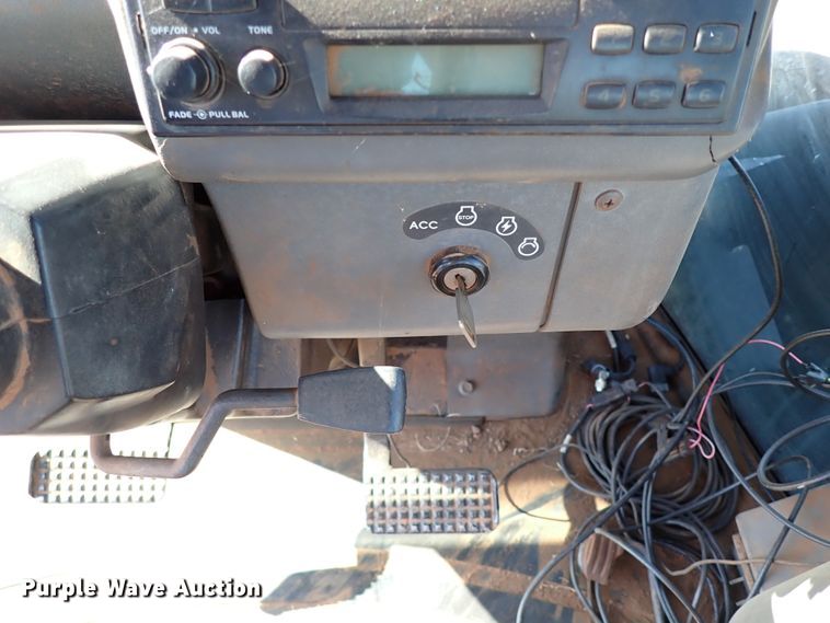 image for item IS9425 1994 Ford 9280  4WD tractor