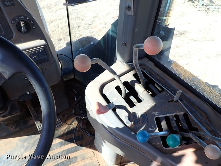 image for item IS9425 1994 Ford 9280  4WD tractor