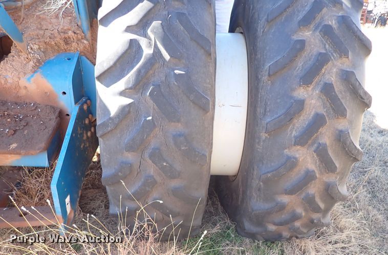 image for item IS9425 1994 Ford 9280  4WD tractor