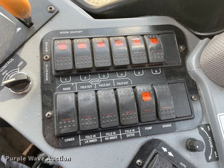 image for item JK9803 2006 Case IH SPX3185  sprayer