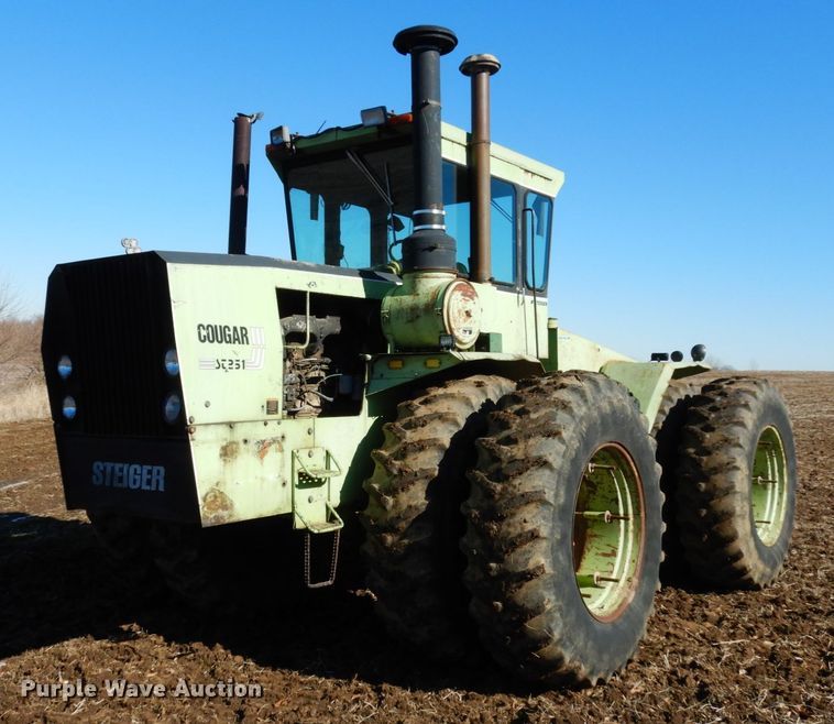 image for item JK9809 1976 Steiger Cougar III ST251  4WD tractor