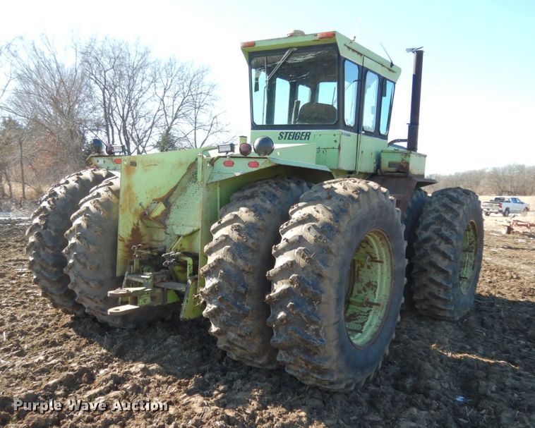 image for item JK9809 1976 Steiger Cougar III ST251  4WD tractor