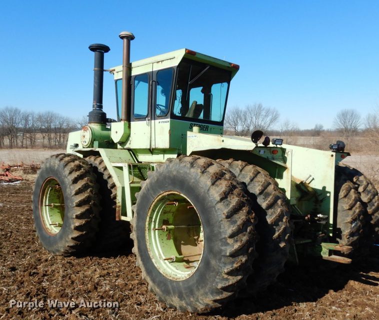 image for item JK9809 1976 Steiger Cougar III ST251  4WD tractor