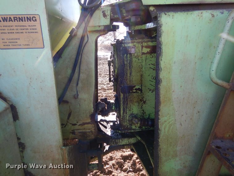 image for item JK9809 1976 Steiger Cougar III ST251  4WD tractor