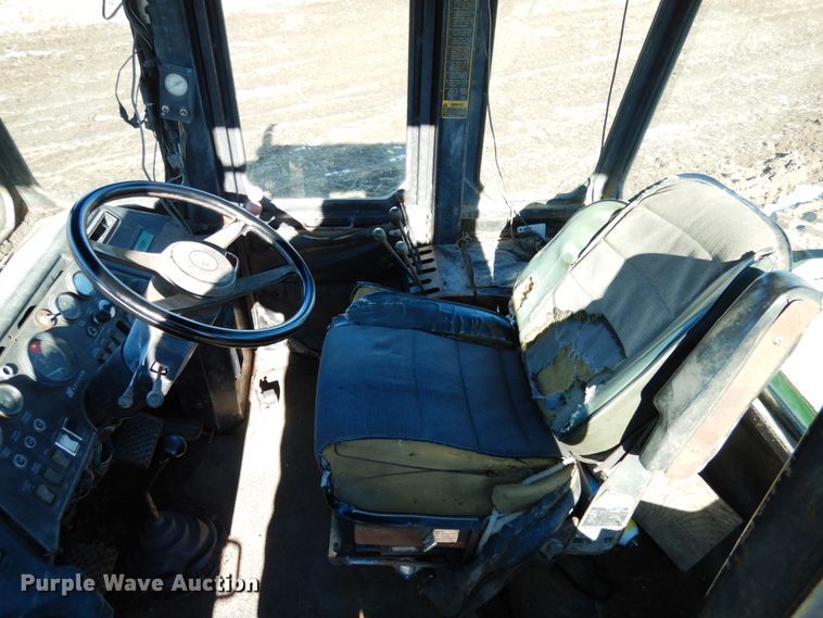 image for item JK9809 1976 Steiger Cougar III ST251  4WD tractor