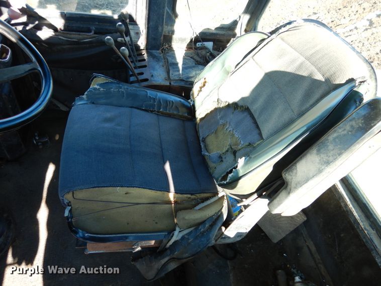 image for item JK9809 1976 Steiger Cougar III ST251  4WD tractor