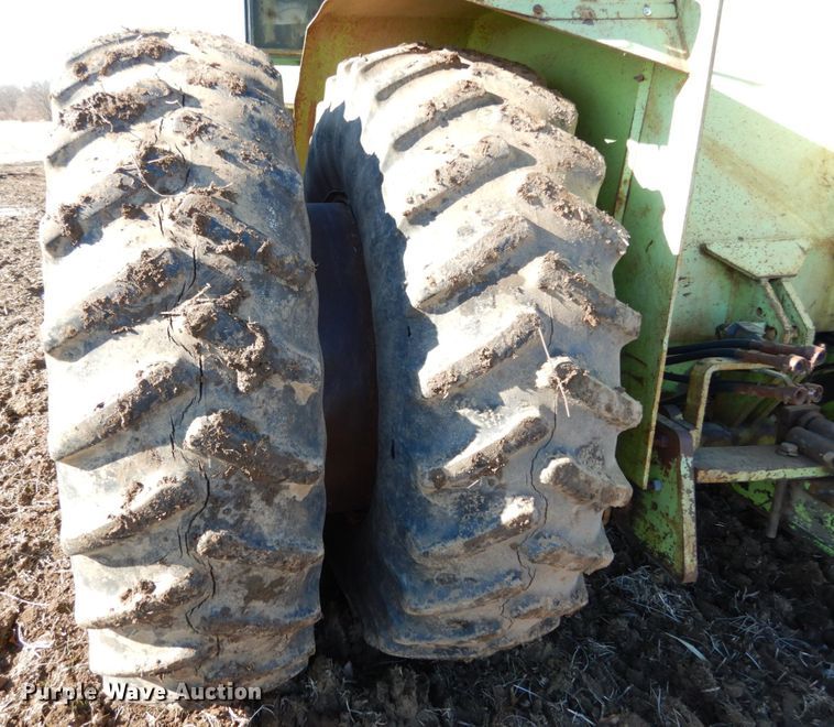 image for item JK9809 1976 Steiger Cougar III ST251  4WD tractor