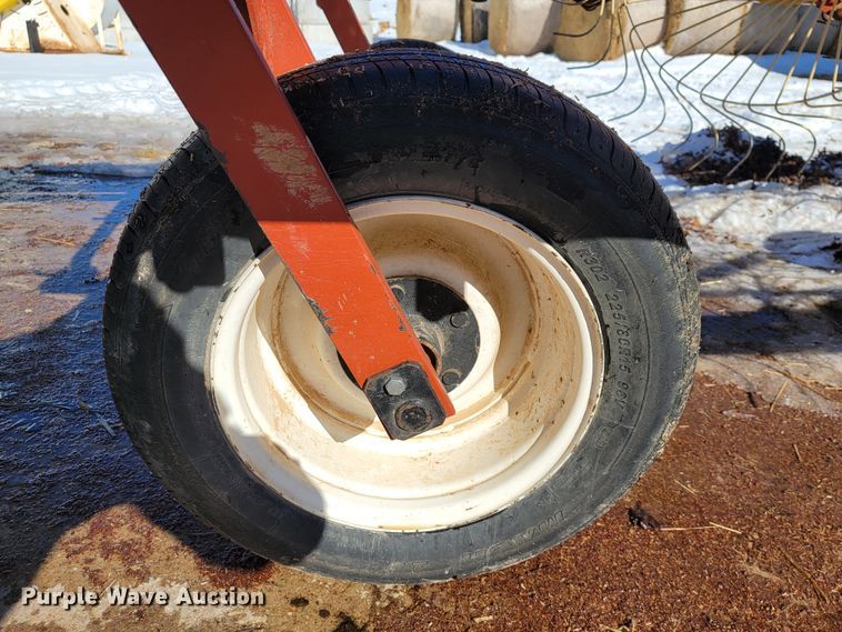 image for item JP9031 Hesston 5021  hay rake