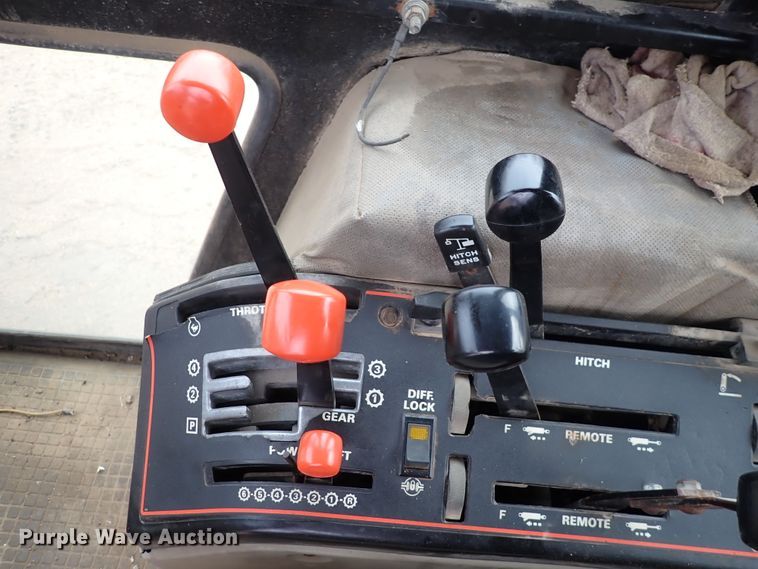 image for item JT9981 Case IH 2394  tractor