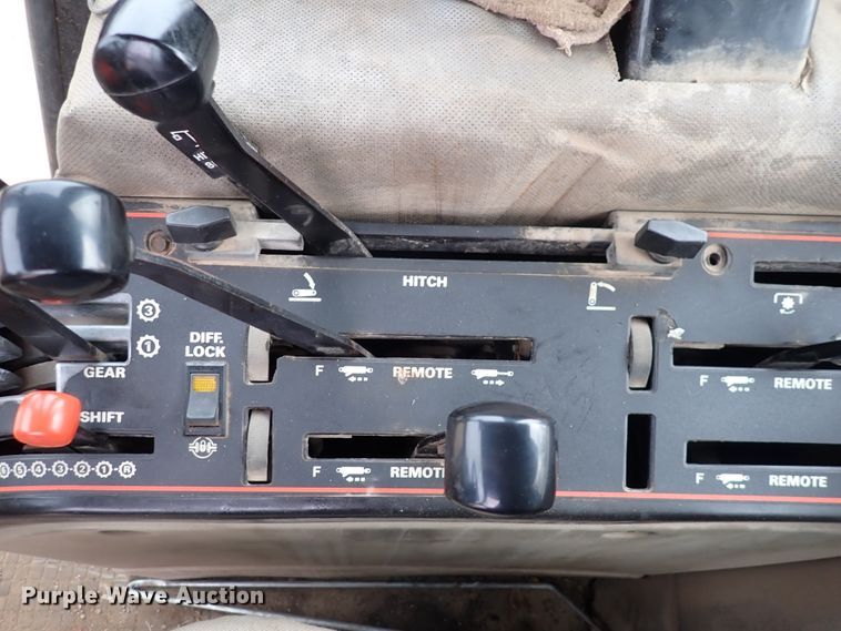 image for item JT9981 Case IH 2394  tractor