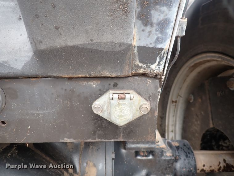 image for item JT9981 Case IH 2394  tractor