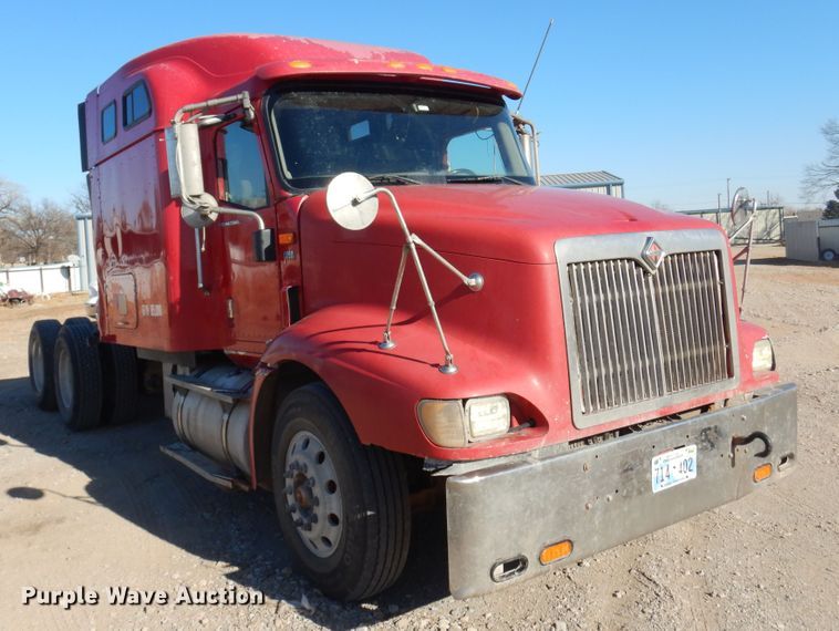 image for item DF0029 2005 International 9200  semi truck