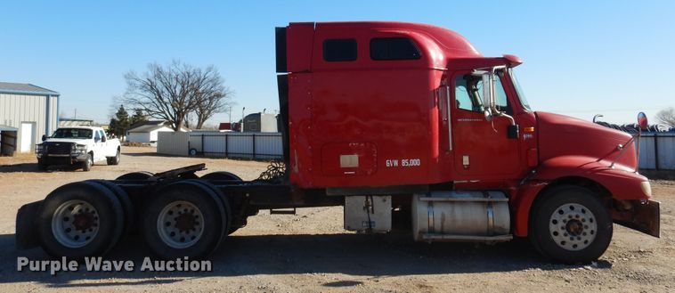 image for item DF0029 2005 International 9200  semi truck