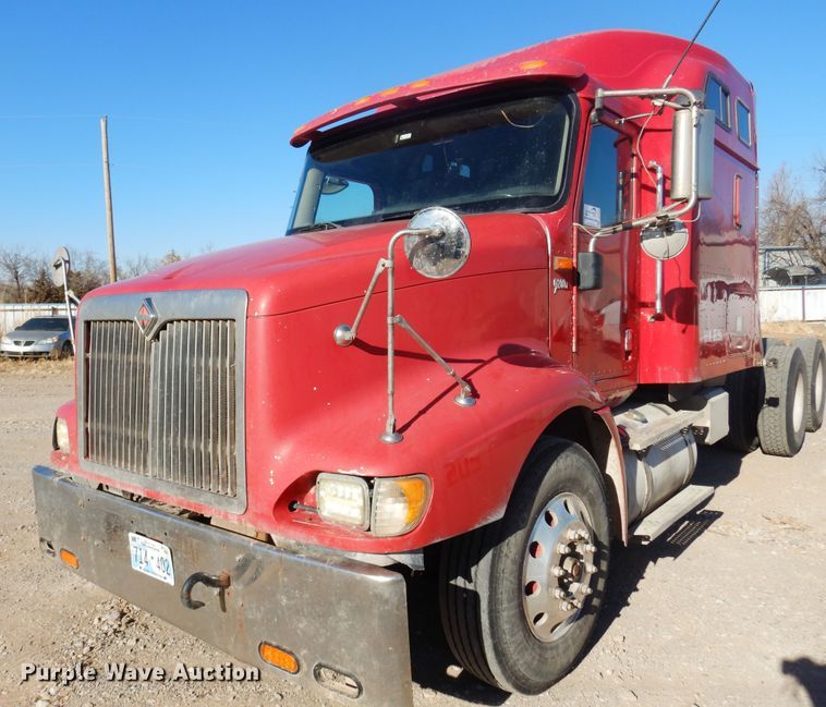 image for item DF0029 2005 International 9200  semi truck