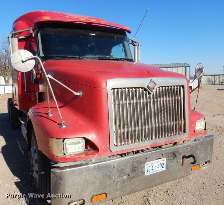 image for item DF0029 2005 International 9200  semi truck