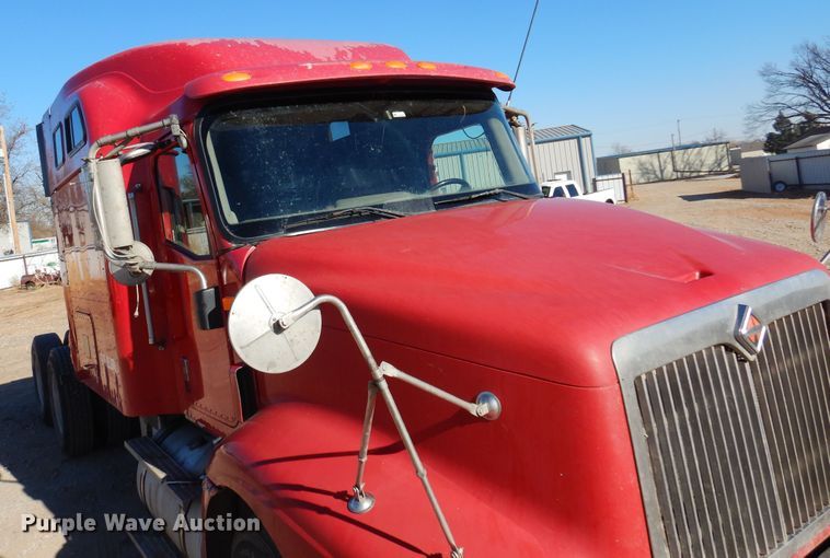 image for item DF0029 2005 International 9200  semi truck