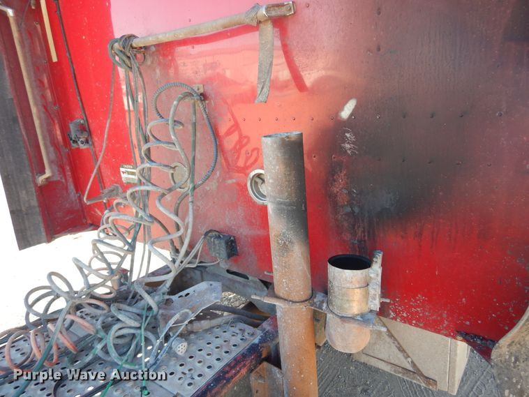 image for item DF0029 2005 International 9200  semi truck