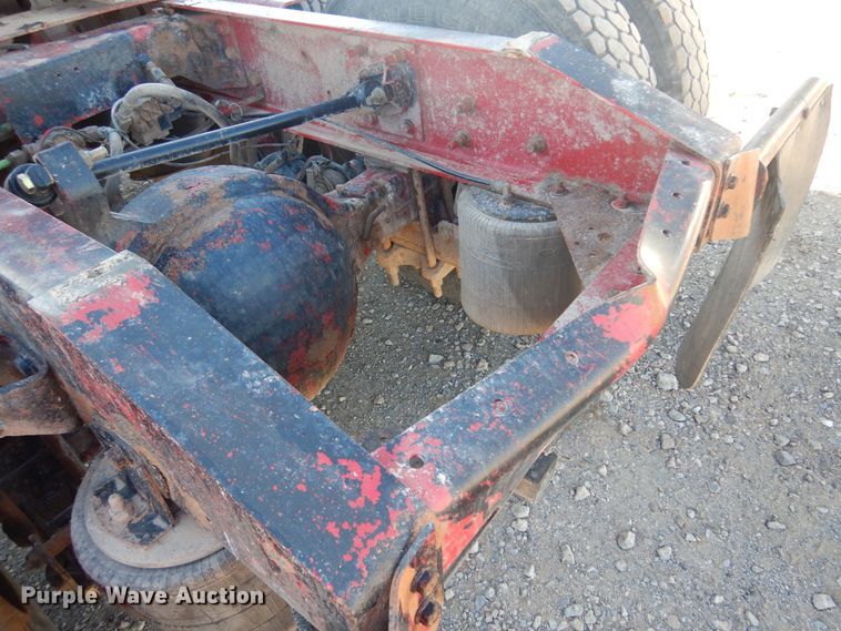 image for item DF0029 2005 International 9200  semi truck