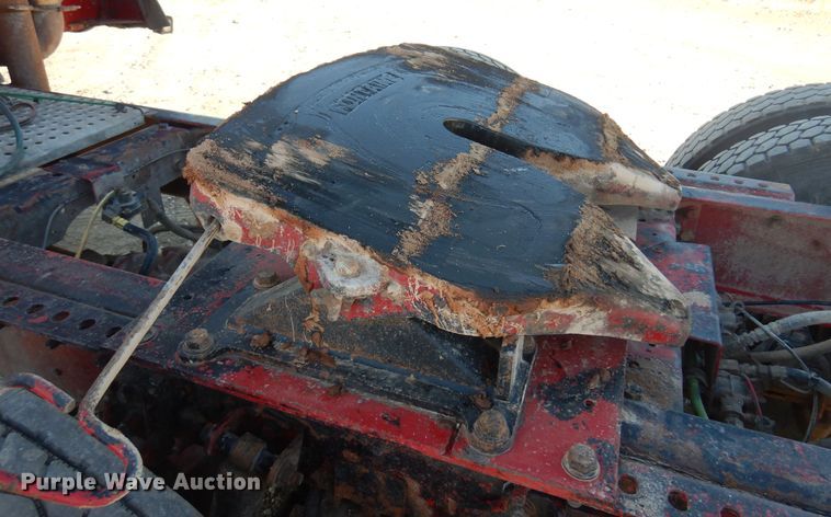 image for item DF0029 2005 International 9200  semi truck