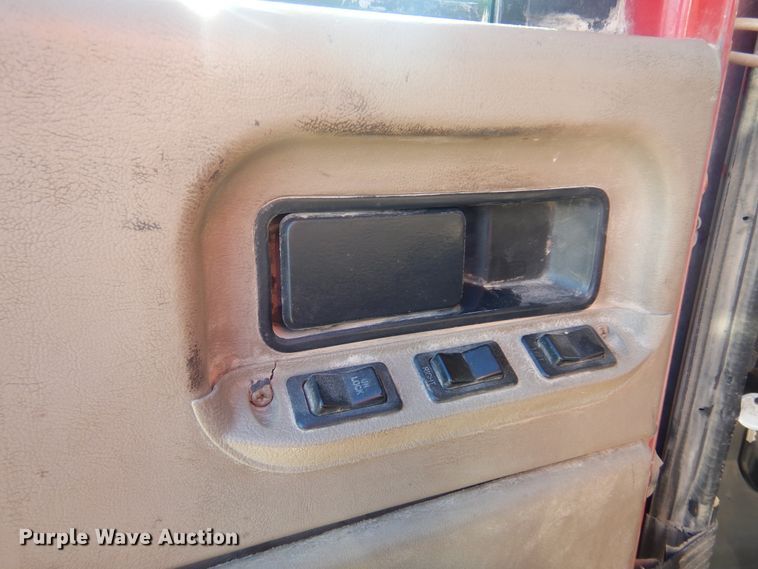 image for item DF0029 2005 International 9200  semi truck