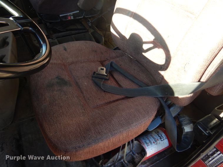 image for item DF0029 2005 International 9200  semi truck