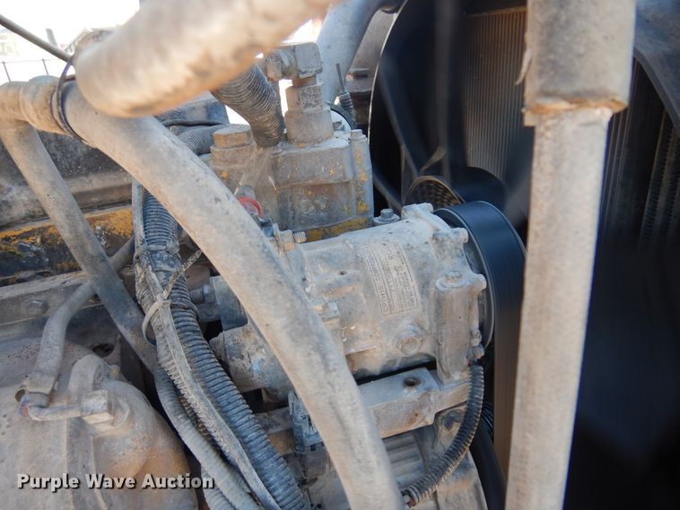 image for item DF0029 2005 International 9200  semi truck