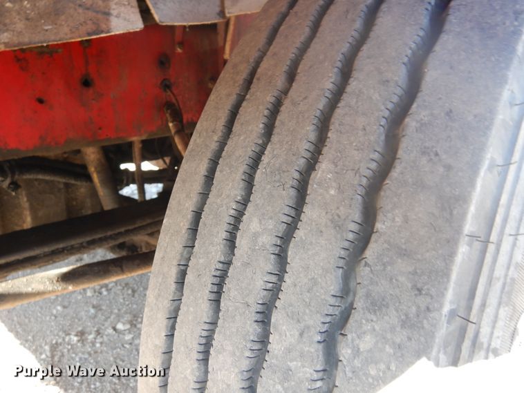 image for item DF0029 2005 International 9200  semi truck