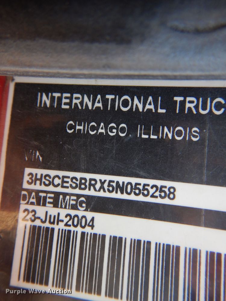 image for item DF0029 2005 International 9200  semi truck