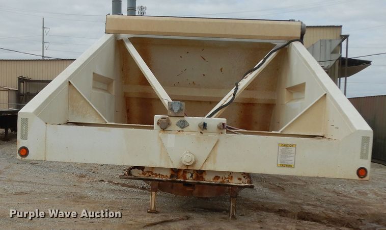 image for item DF0295 2013 Dakota  bottom dump trailer